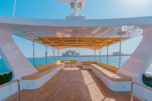rent cheap Yacht